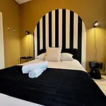 Skelly Apartment *